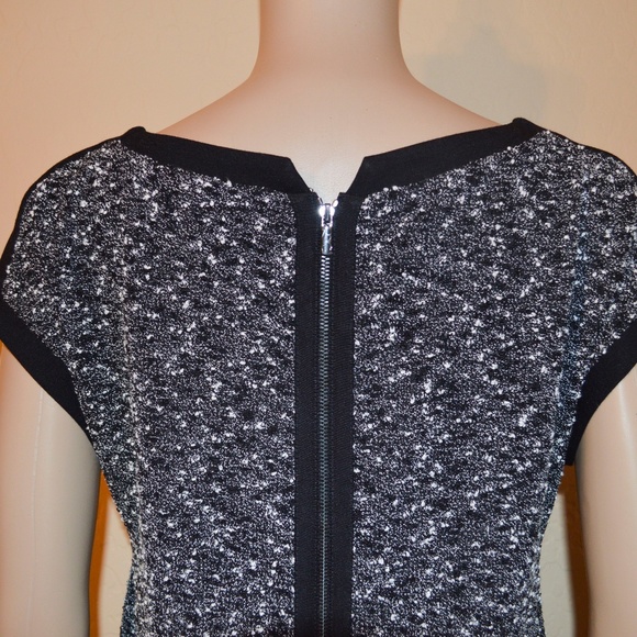 ANN TAYLOR Black & White Knit Abstract Shift Dress - Picture 6 of 6